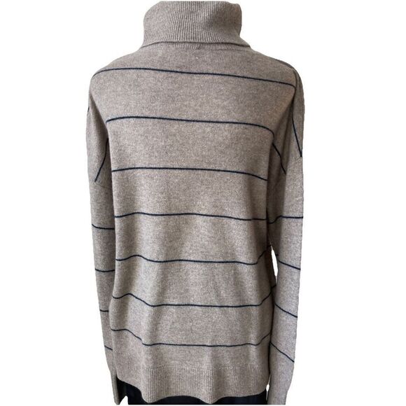 New Cashmere Turtleneck Sweater Nordstrom in Beige and Navy Spaced Stripe Large - Picture 5 of 5